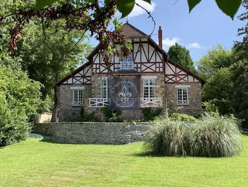 Maison 8 pièces 246 m²