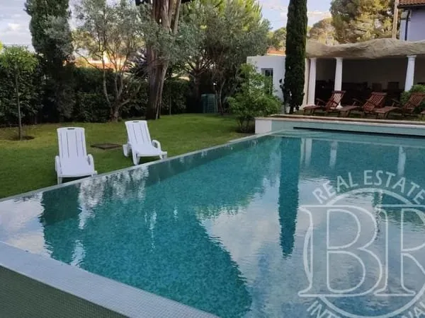 A Vendre Cap d'Antibes proche plage villa avec vue mer