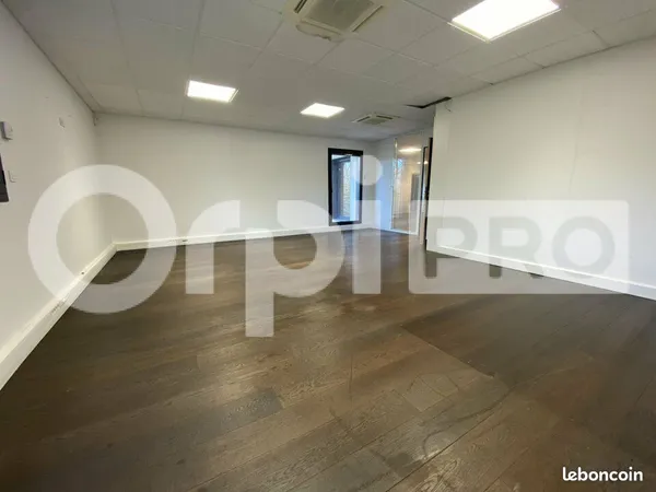 Bureau 54 m²