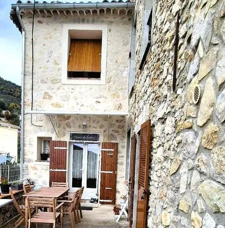 Maison mitoyenne 3 pièces de 85.95m² • 290 m² de terrain