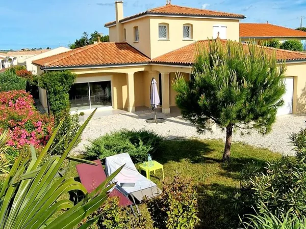 Villa MEUBLEE 3 chambres 1kms port et plage