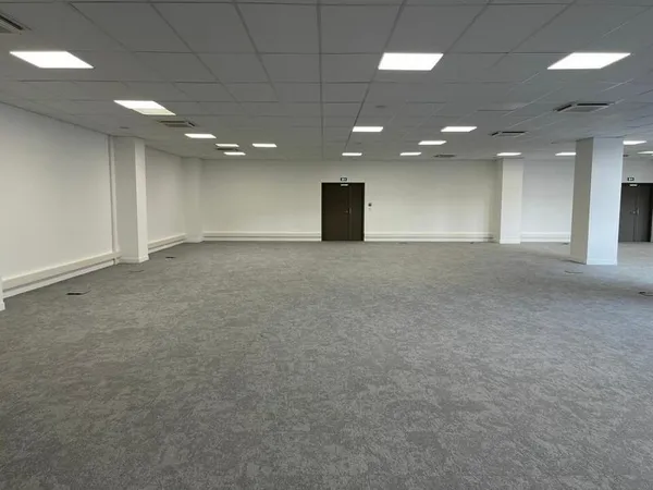 LOCATION BUREAUX 365M2 MARSEILLE