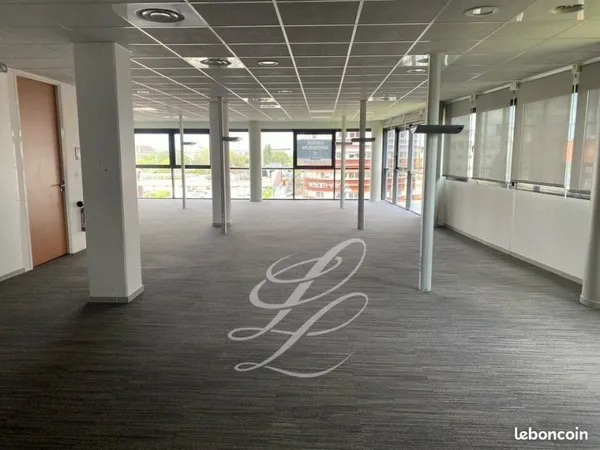 Bureaux 178 m² LE MANS