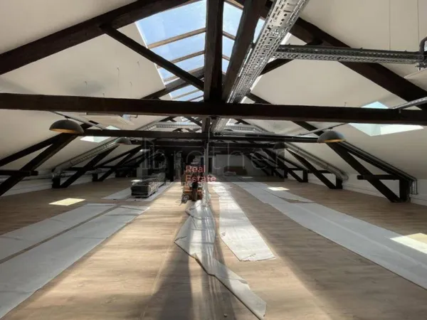 Bureaux 426 m²
