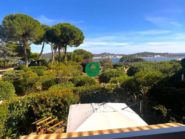 Appartement familial rénové avec vue sur la baie de Tamaris