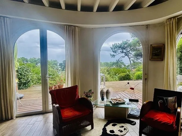 Villa avec vue sur la canopée et le Bassin d'Arcachon : des levés de soleil à vous rendre contemplat