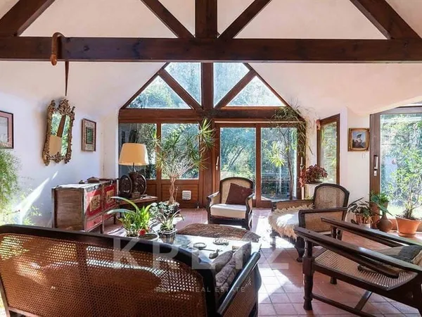 Maison 12 pièces 199 m²