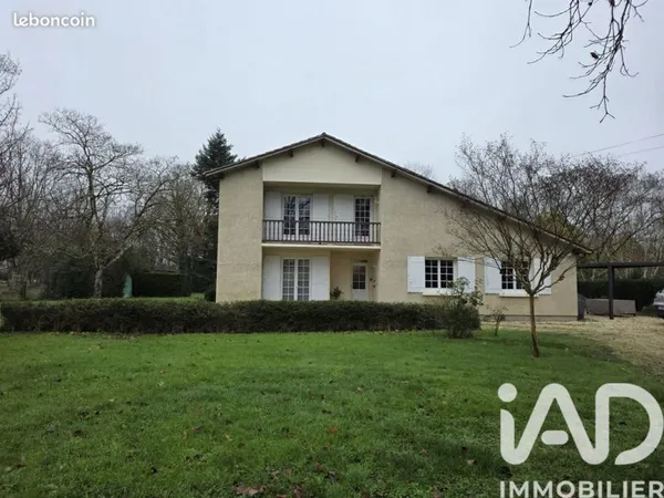Propriété 7 pièces 203 m²