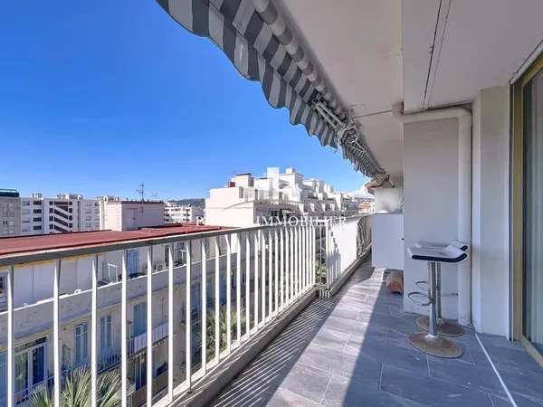 JUAN LES PINS 2 PIECES VUE MER GARAGE