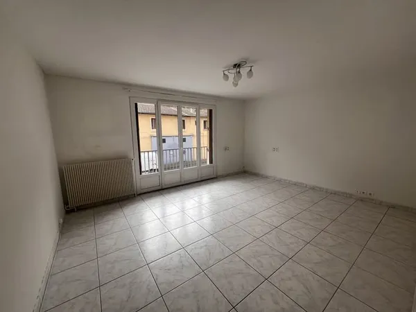 4 pièces balcon, place de parking et ascenseur
