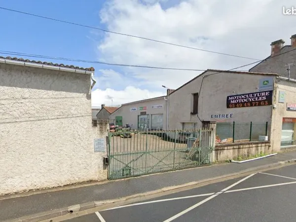Local 510 m² Montmorillon
