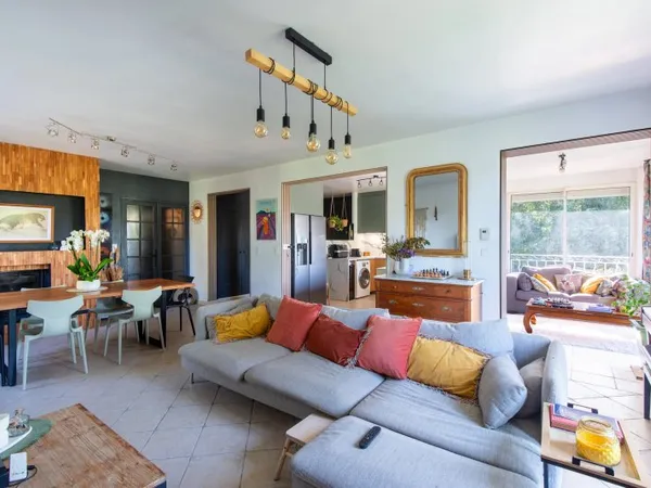 Maison 10 pièces 255 m²