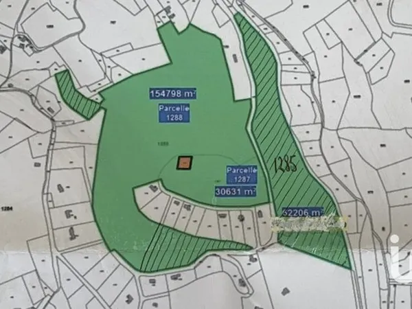 Terrain 247635 m²