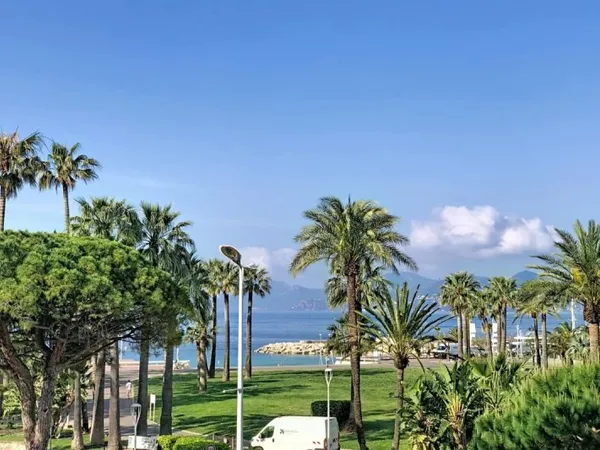 CANNES CROISETTE VUE MER