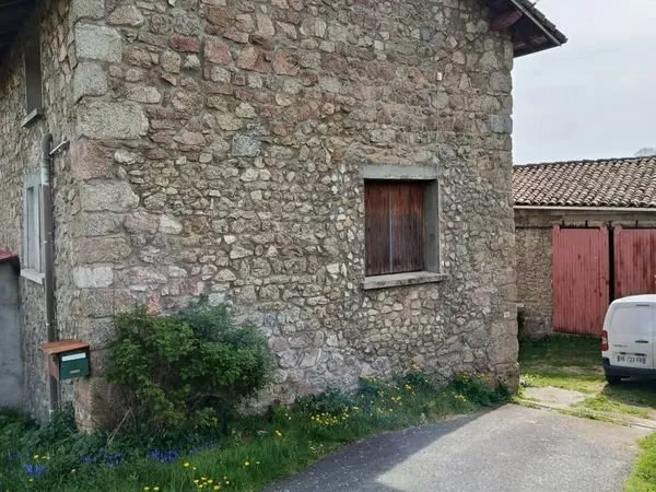 Corps de ferme en Pierre