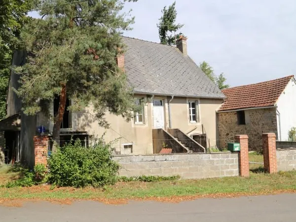 Maison de campagne à rénover au coeur d'un hameau de la vallée de l'Arroux