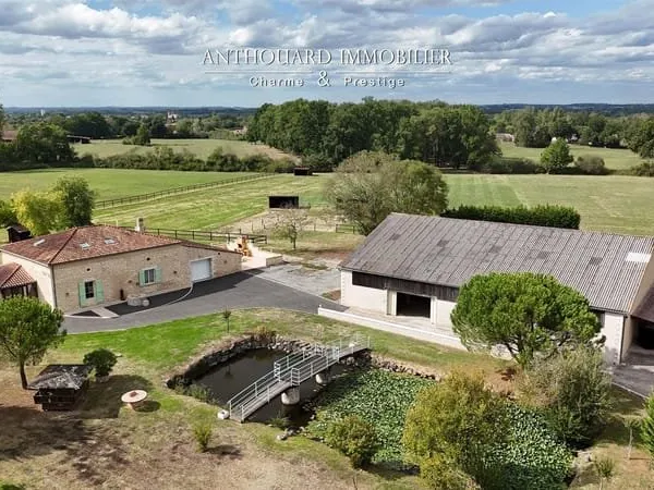 Maison en pierre rénovée, piscine