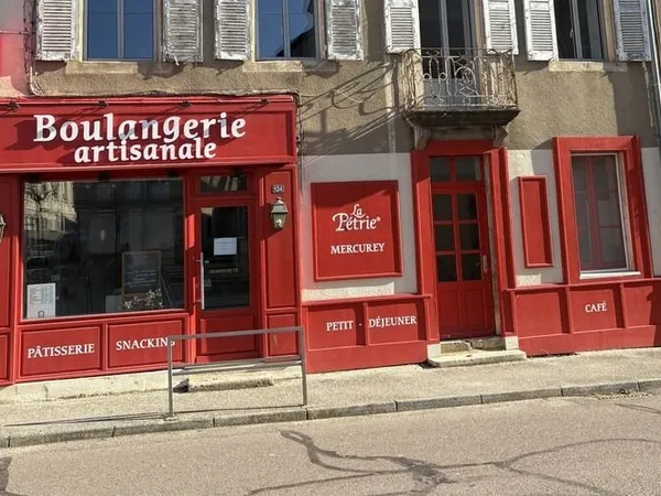 Local tous commerces avec possibilité d'acquérir les murs à MERCUREY (71)