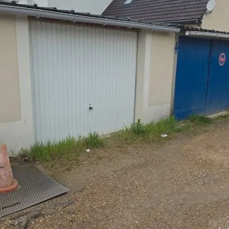 Grand box à louer