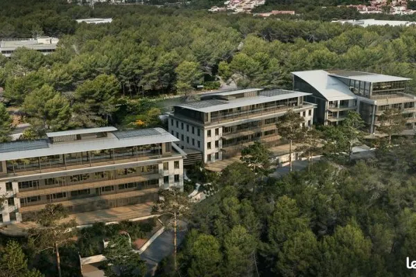 BUREAUX 145 m² VALBONNE