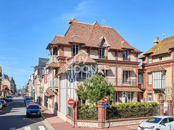 DEAUVILLE - VILLA ANGLO-NORMANDE D'EXCEPTION