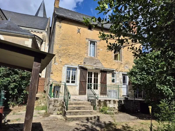 Charmante maison de bourg avec jardin à fort potentiel !