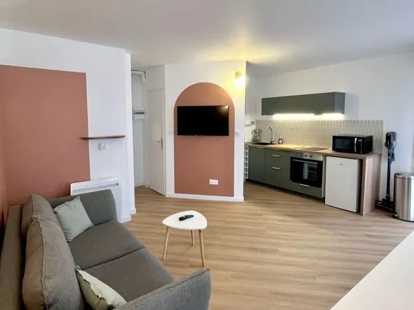 Studio rénové meublé