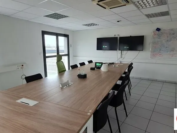 Bureaux 352 m²