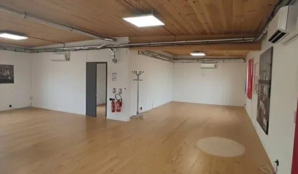 Bureau 90 m²