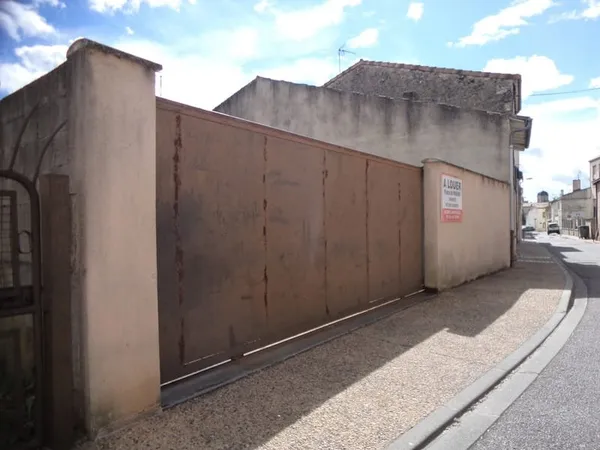 PARKING EXTERIEUR CENTRE VILLE DE MARMANDE