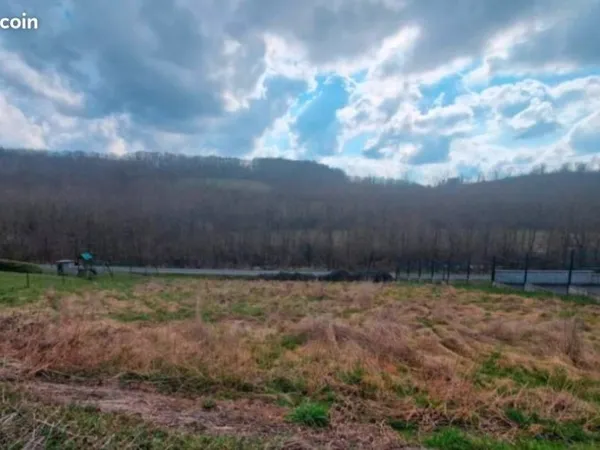 Terrain constructible +parcelle bois avec rivière et ruisseau