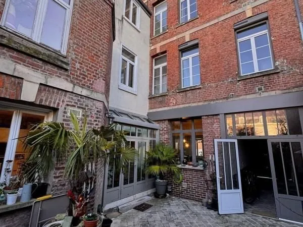 Maison 7 pièces 270 m²
