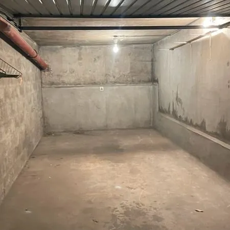 Vends garage 16m2 fermé / sécurisé