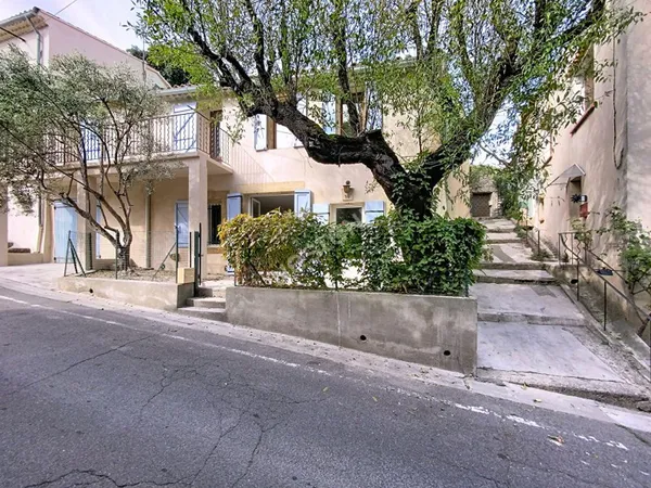 Maison familiale 117 m², 3 chambres, extérieur, tout à pied