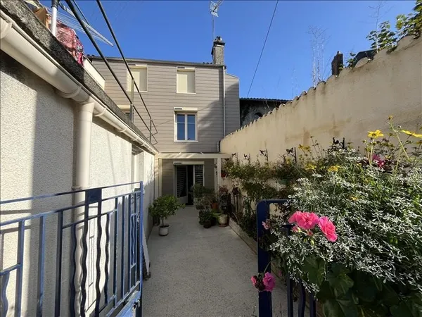 Maison 8 pièces 214 m²