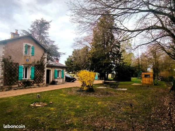 Maison rénovée avec terrain de 4800m2 - environnement calme et isolé