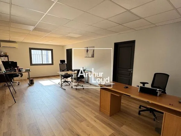 Local d'activité 324 m²