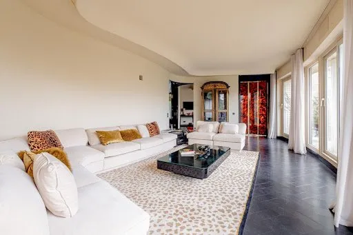 Appartement 5 pièces 216 m²