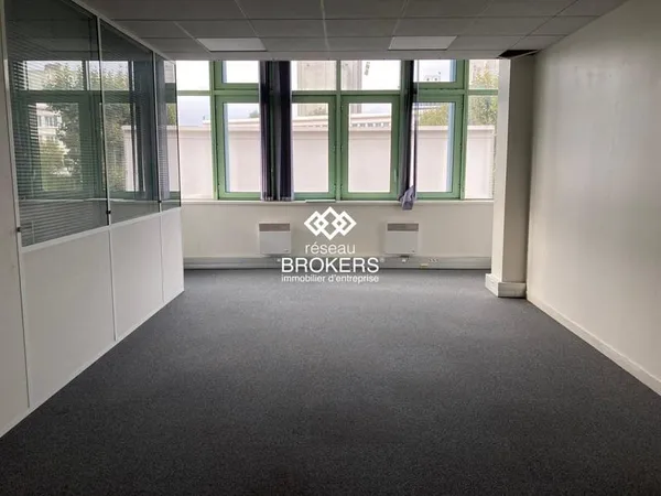 Bureaux 4 pièces 416 m²