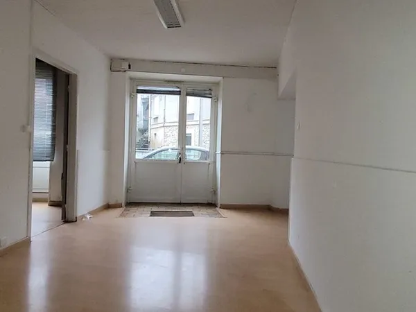 Commerce 56 m²