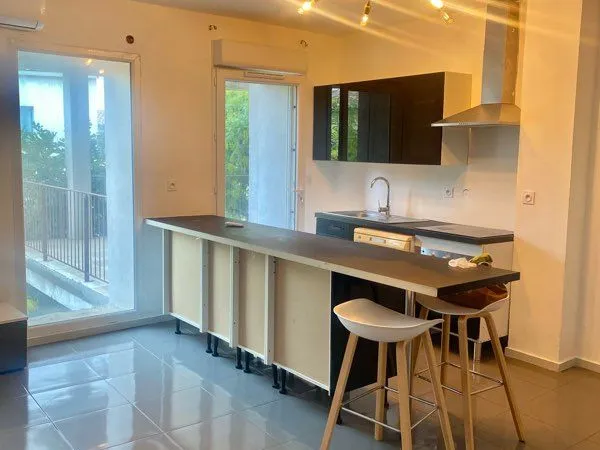 Appartement 65m2 moderne (Poussan)