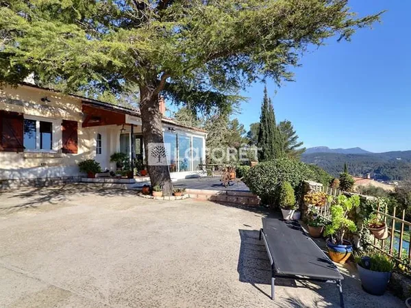SOLLIES-VILLE : Maison 4 Pièces sur terrain de 1529 m²