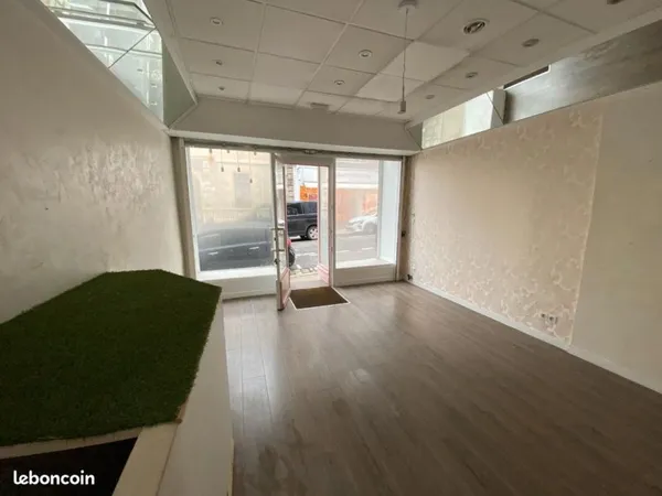 Local commercial 19 m² VITRE