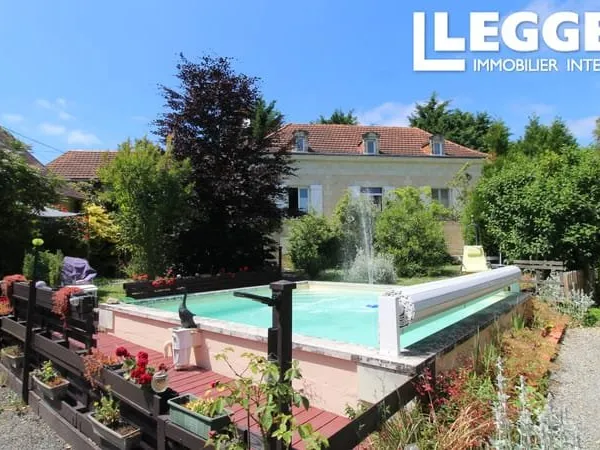 Jolie fermette avec dépendances, jardin, studio indépendant, piscine, salle de sport, sauna et jacuz