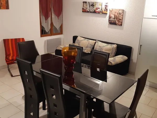 Charmant T2 meublé 36 m² au coeur de la cité médiévale - Calme - Disponible 1er sept