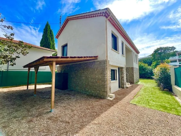 Maison de 3 appartements avec jardin et parking o Secteur Ta