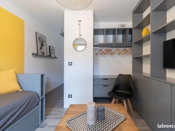 Rare - Studio 16 m2 meublé et équipé avec terrasse