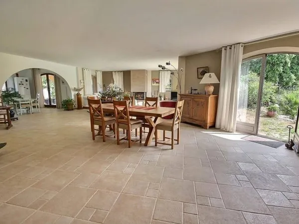 Maison 6 pièces 180 m²