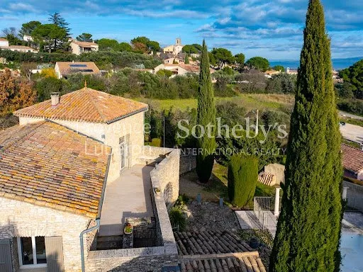 Bastide 19 pièces 240 m²