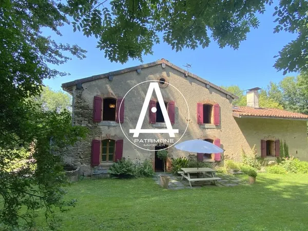 Propriété de charme en pierres